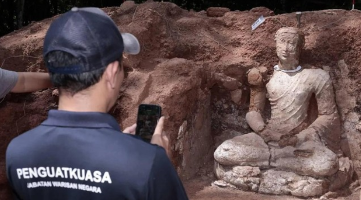 Arkeolog Malaysia Temukan Patung Buddha Lebih Tua dari Borobudur
