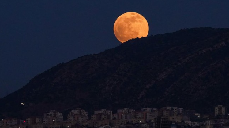 Penyebab Bulan Menjadi Merah Saat Gerhana Bulan Total